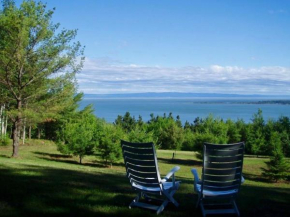 Гостиница Chalet Sous Les Pins  Ле Эболментс